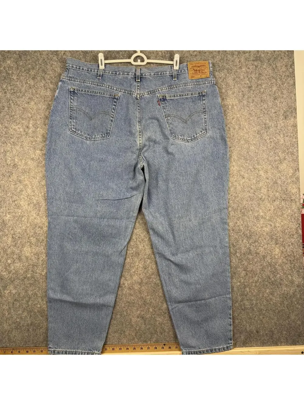 Levi’s 550 Women’s Relaxed Fit Tapered Leg Light Wash Blue Jeans Size 24S 29”